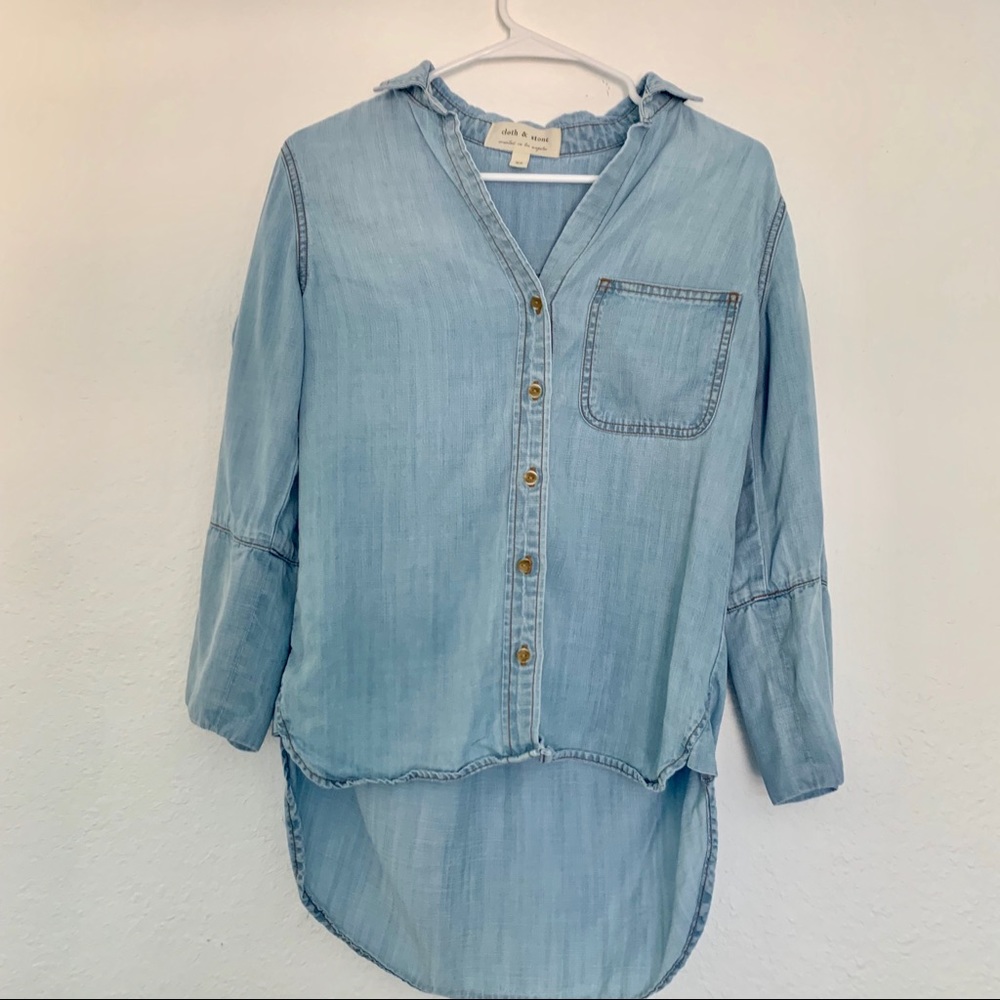 Anthro cloth and stone faded chambray button down - Picture 2 of 7